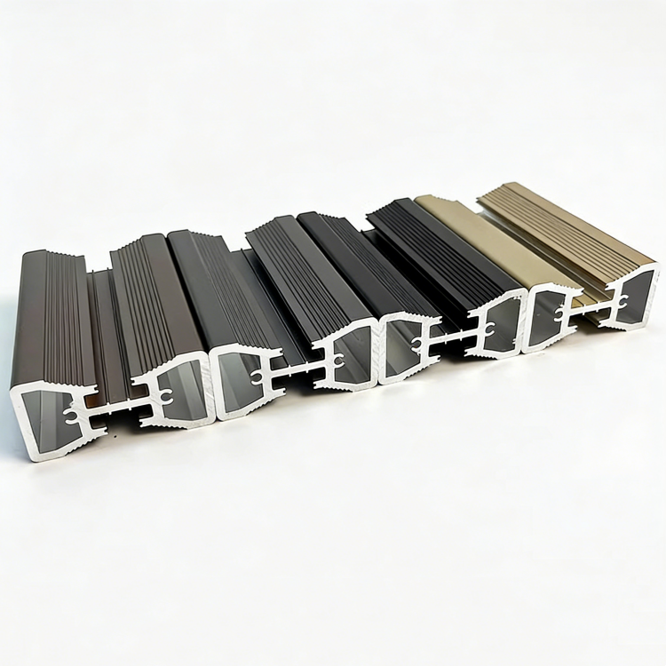 河北夏洛特建材：铝合金衣柜立柱式衣帽间引领轻奢收纳新趋势