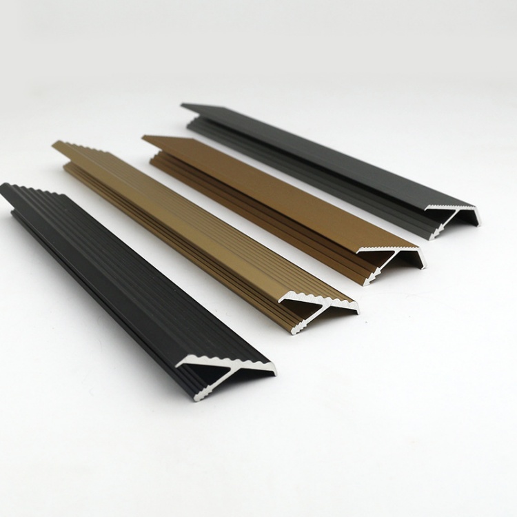 河北夏洛特建材：推出意式斜坡卡板拉手 引领铝合金无拉手家具新风尚